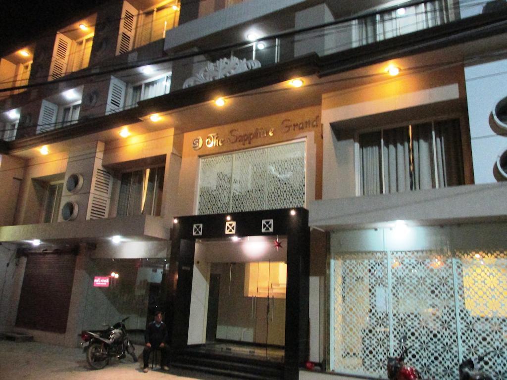 萨菲尔格兰德酒店 瓦拉纳西 外观 照片