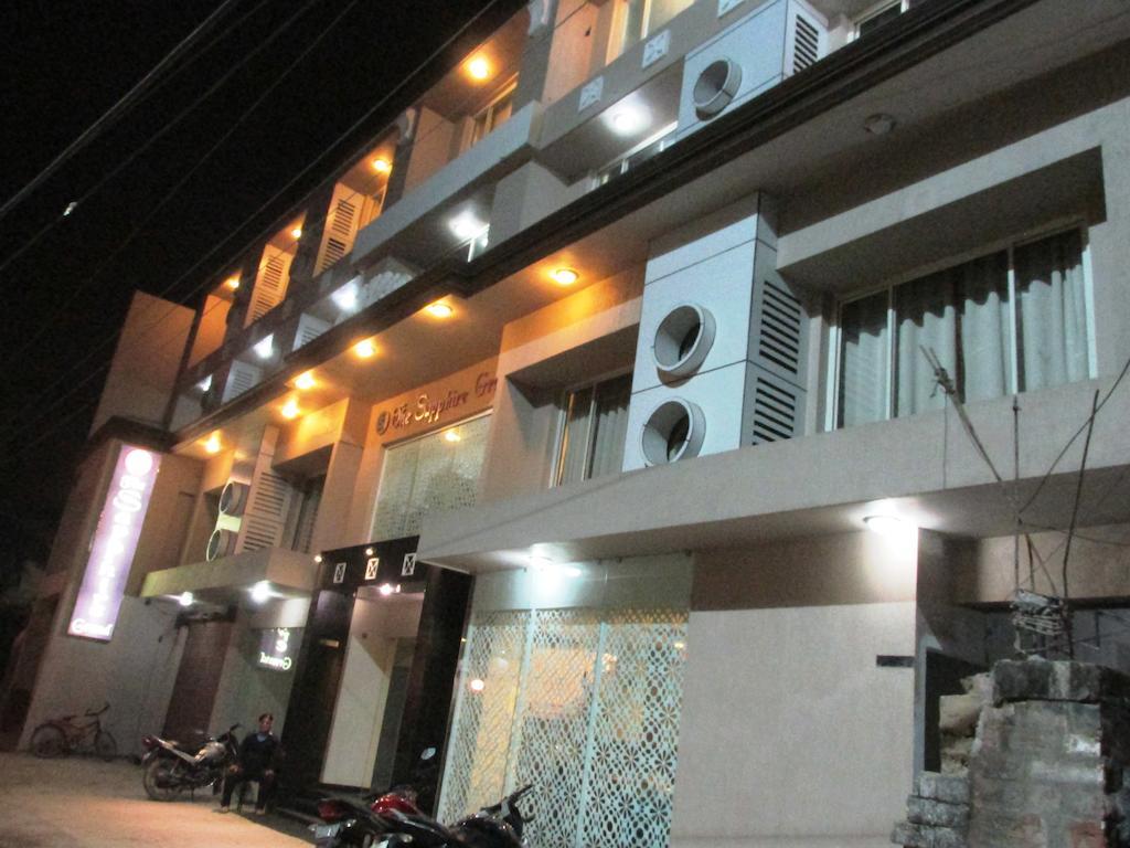 萨菲尔格兰德酒店 瓦拉纳西 外观 照片