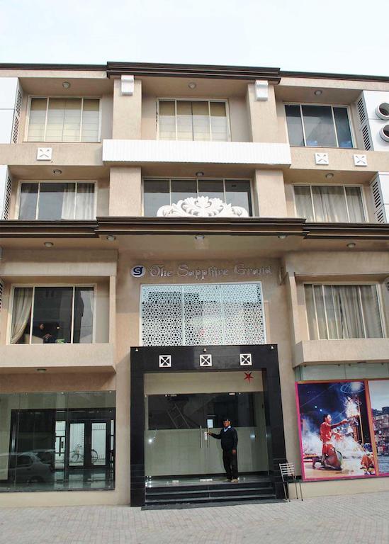 萨菲尔格兰德酒店 瓦拉纳西 外观 照片